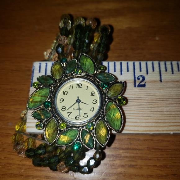 Quartz beaded ladies stretch wrist watch - Picture 5 of 6